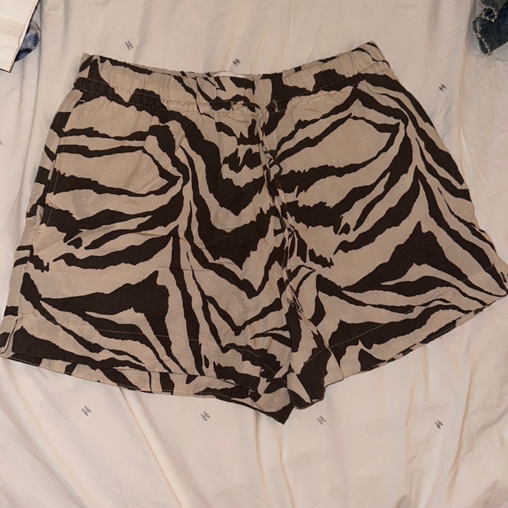 H&M pattern shorts size small linen blend